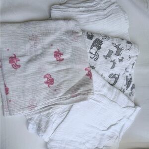 Lot of muslin Swaddle Blankets
